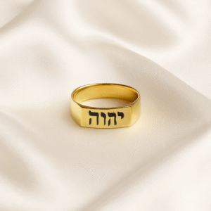 ANEL CHAPINHA DE OURO 18 QUILATES COM GRAVAÇÃO EM BAIXO RELEVO