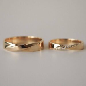 ALIANÇA 18K TRANÇADA - PAR