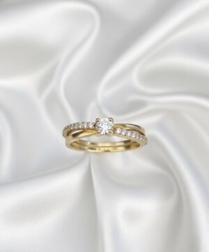 Anel Liga da Moeda formato de x com pedras de zircônia