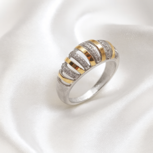 ANEL DE PRATA C/FILETE OURO 10K E 42 PEDRAS