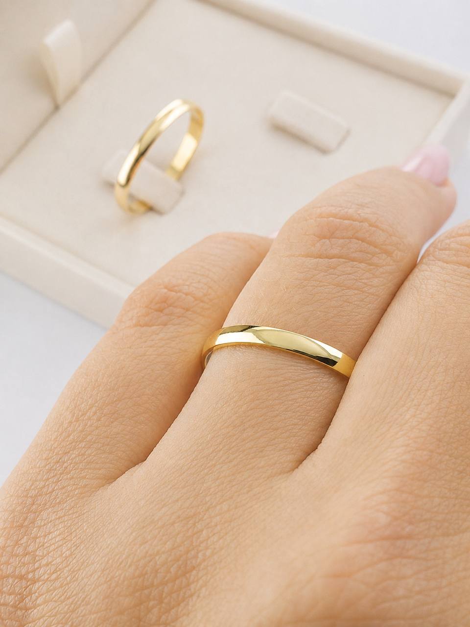 ALIANÇA OURO 18K DE 2MM COM APROXIMADAMENTE 3 GRAMA O PAR - Imagem 2