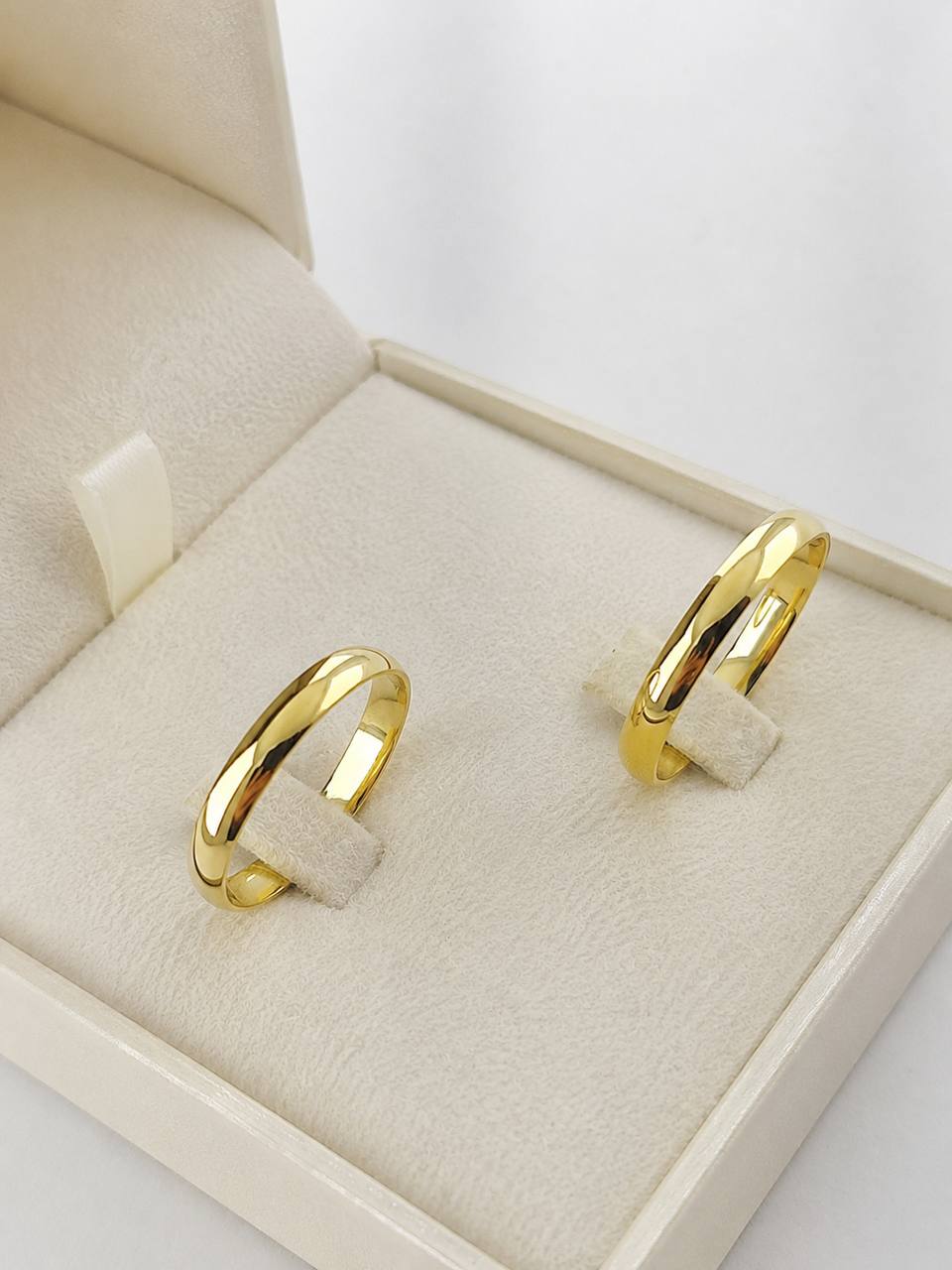 ALIANÇA OURO 18K DE 3MM COM APROXIMADAMENTE 4 GRAMA O PAR - Imagem 2