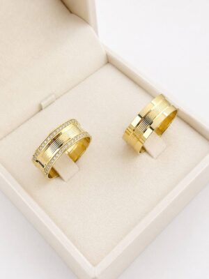 Par de Alianças em Ouro 18K  – 9mm | 14 g | 40 Pedras