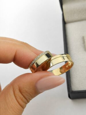 Aliança Quadrada 6mm com Friso Lateral (Feminina Pedras) O PAR – Liga da Moeda
